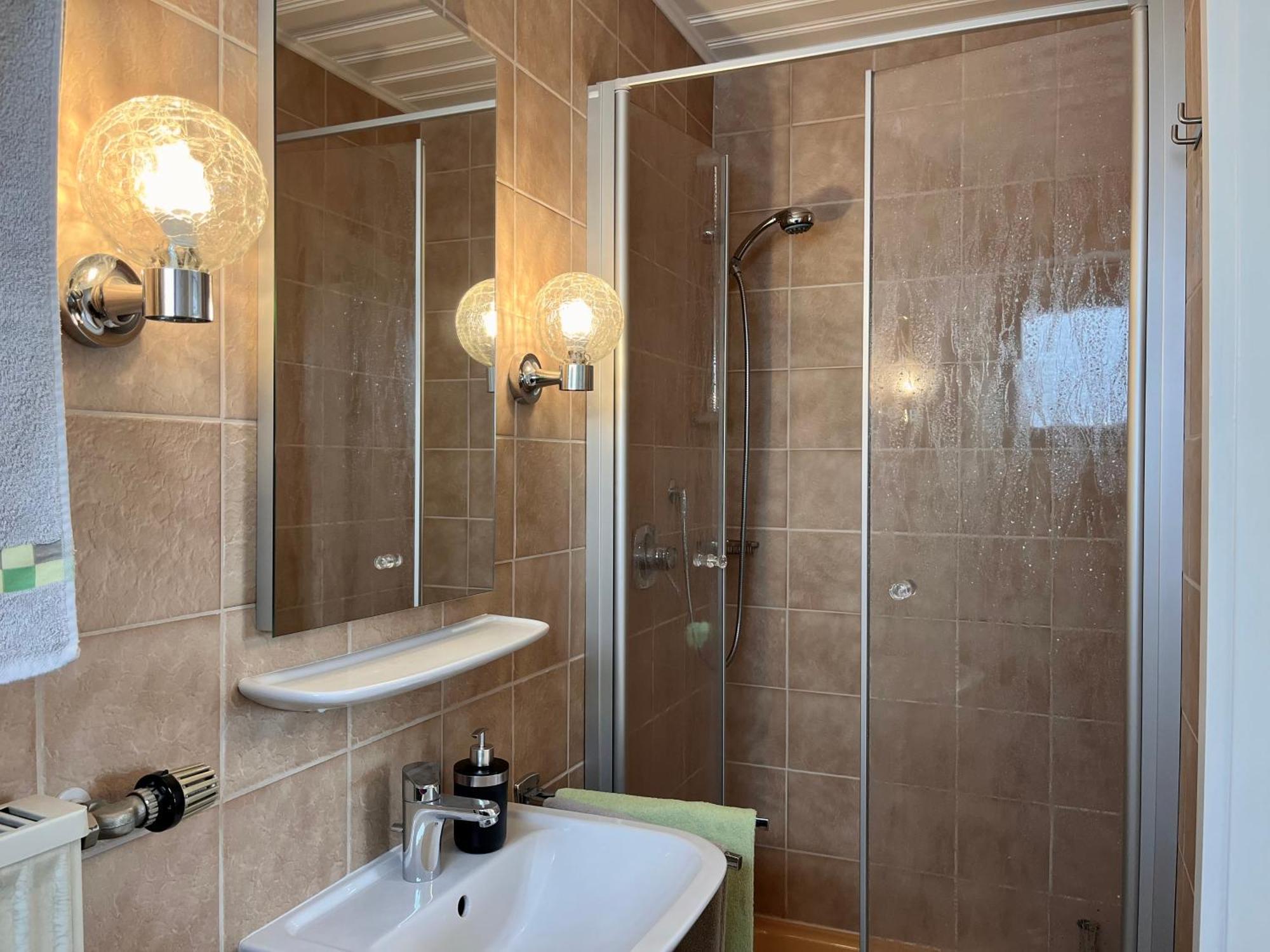 Pension 1595 Im Weingut Botzet Maring-Noviand Exterior foto
